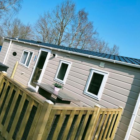 Bj Chalets - De Rug 1 - Vakantiepark Lauwersoog - Luxe Chalet Met Vaatwasser! Vroege Incheck! Eksteriør bilde