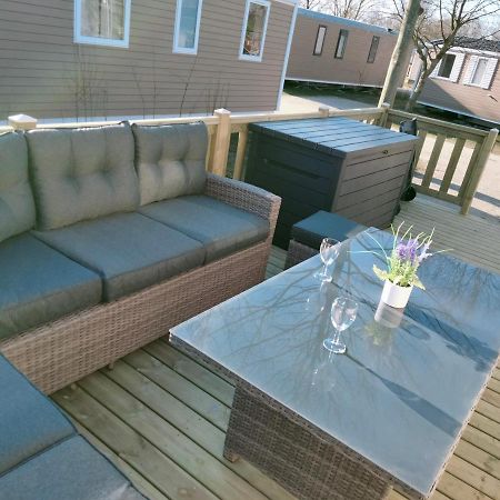 Bj Chalets - De Rug 1 - Vakantiepark Lauwersoog - Luxe Chalet Met Vaatwasser! Vroege Incheck! Eksteriør bilde