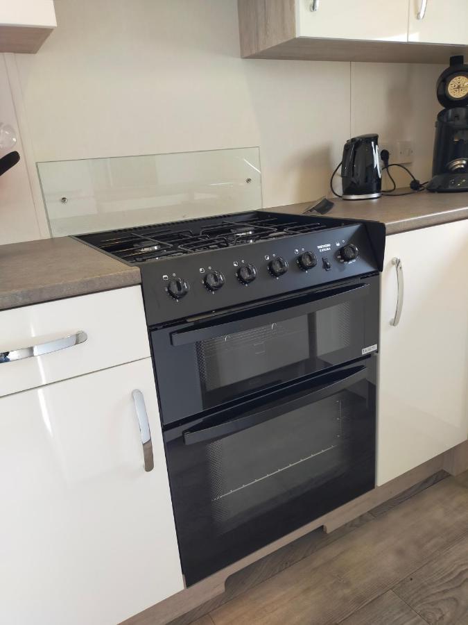 Bj Chalets - De Rug 1 - Vakantiepark Lauwersoog - Luxe Chalet Met Vaatwasser! Vroege Incheck! Eksteriør bilde